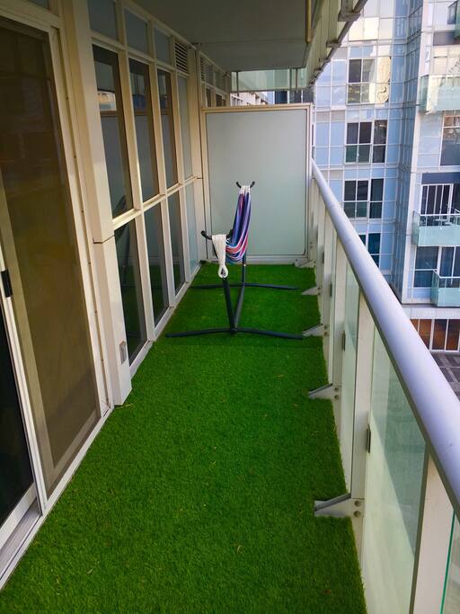 Balcony w/ Turf Rug & Hammock