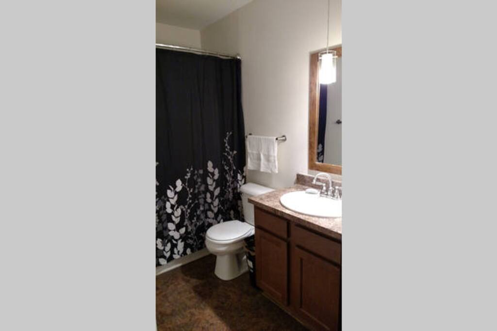 Shared main bathroom.