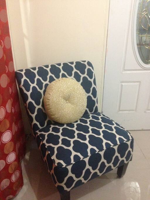 Living Room (Single Chair)