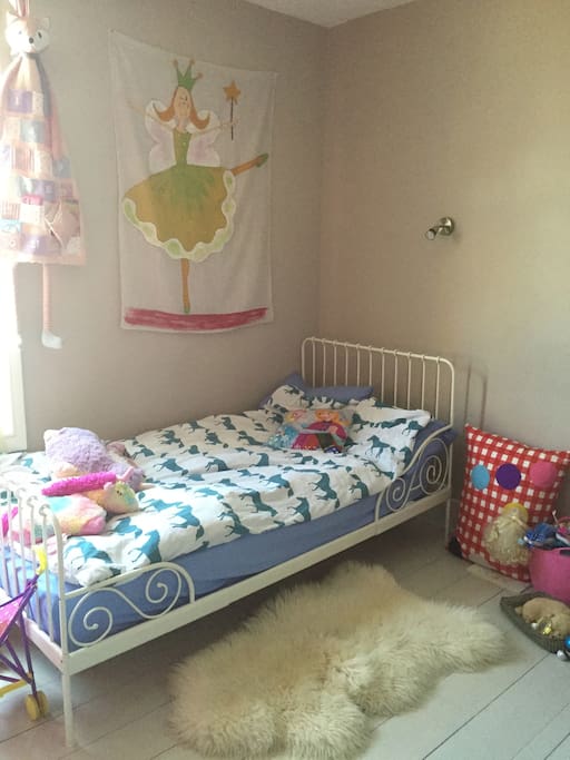 Childs room 1