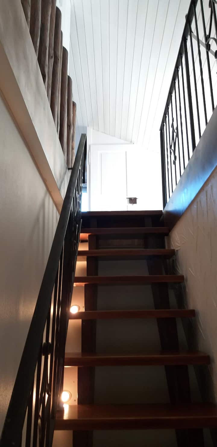 通往一楼的楼梯