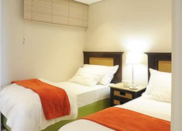 Dhomat pastrohen dhe kompensohen çdo ditë. Kjo është dhoma më e vogël nëse të dy 