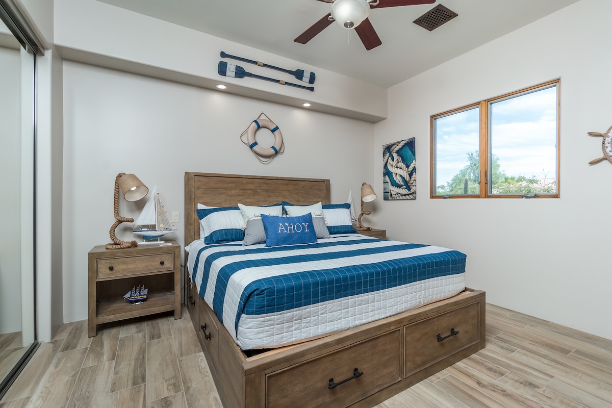 [Bedroom 3] The Sailing room with king bed