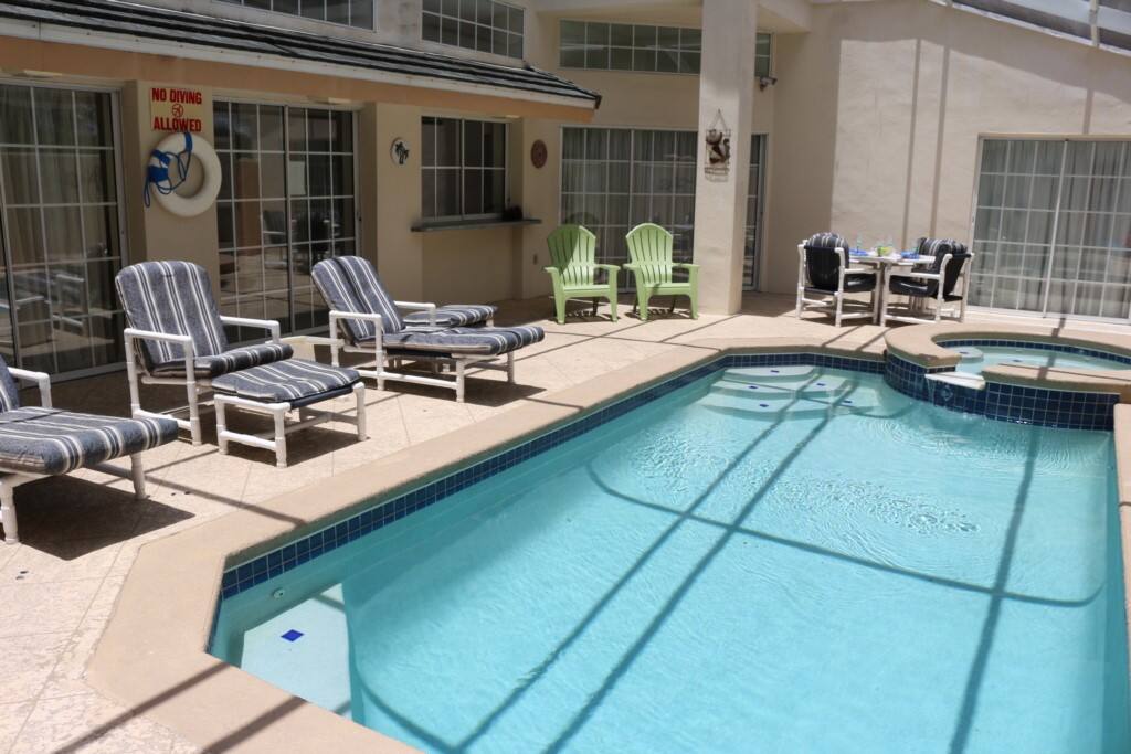 Pool, Water, Jacuzzi, Tub, Chair