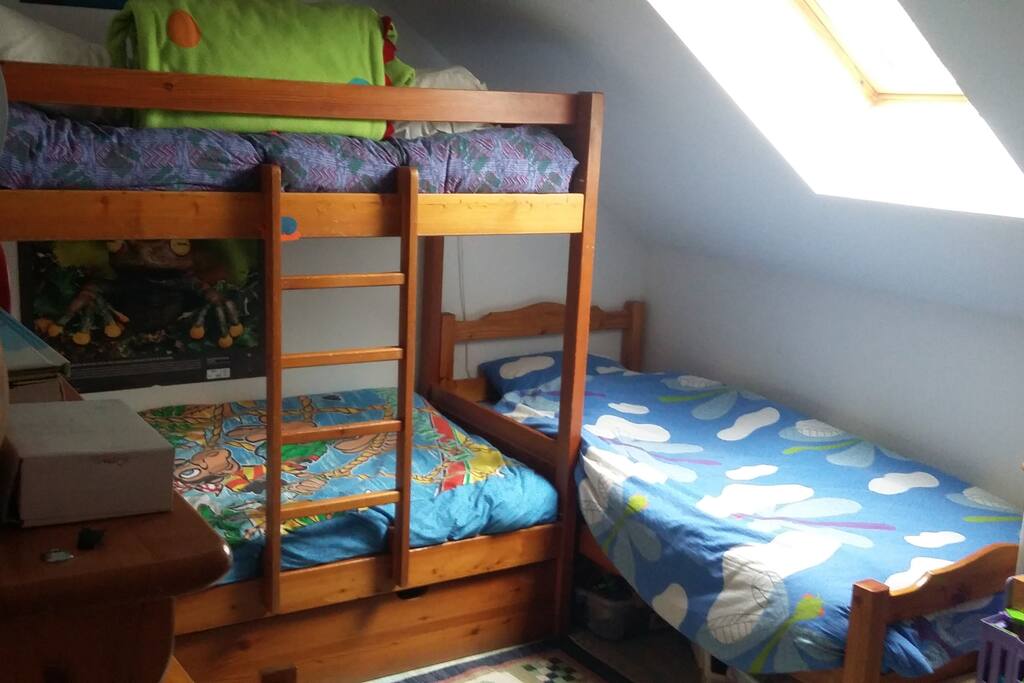 Chambres lits individuels 3 à 4 personnes