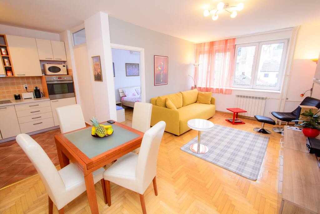 Colourful and light living room