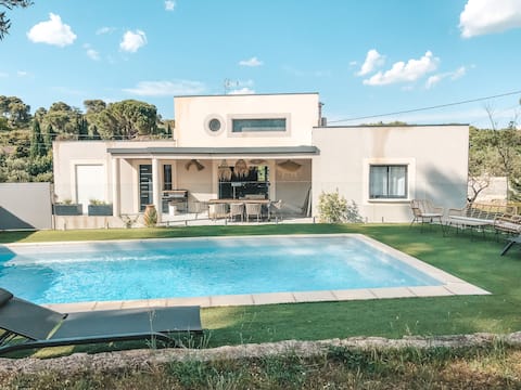 Renovated VILLA and MAZET near the city center