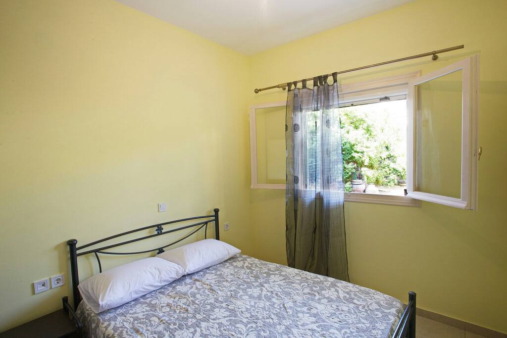 δωμάτιο 2 /room 2
