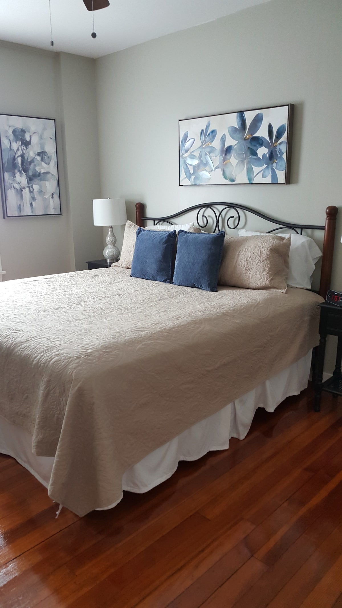 Bedroom with a King size bed