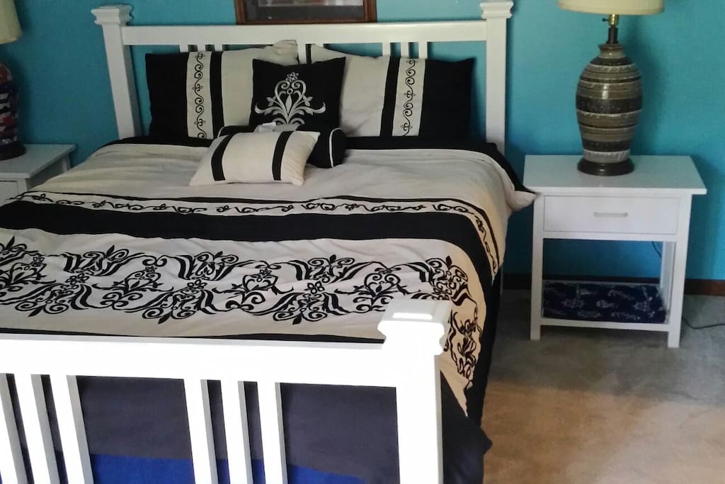 Queen size Bed