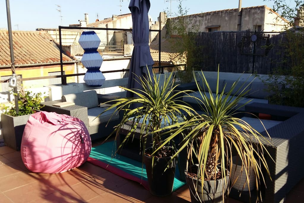 Au soleil la terrasse bénéficie d'une vue à 360°.