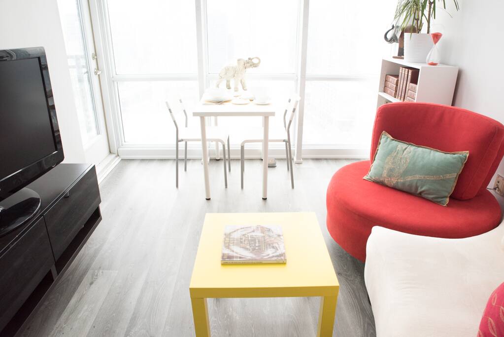 This unit is full of natural light. Even night view is really beautiful.