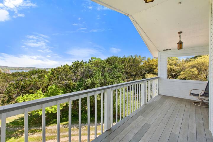 Pool Canyon Lodge on Lake Travis, Austin Texas gallery image 2