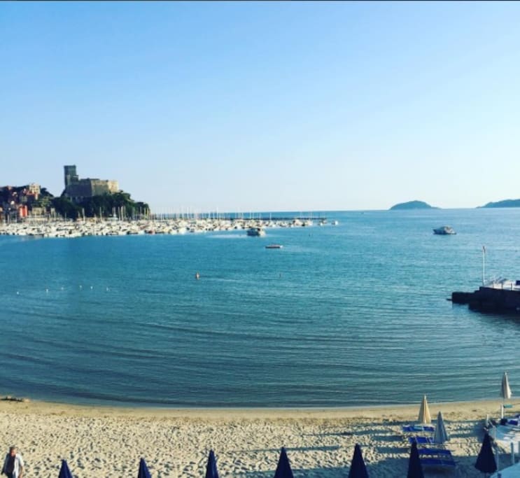 La spiaggia a 10 minuti a piedi dal nostro appartamento
