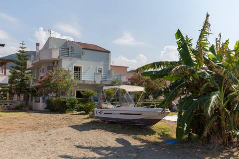 Amazing Beachfront Villa with Aeolian Islands View