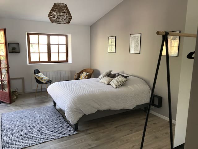 Pleasant independent suite close to the Loire