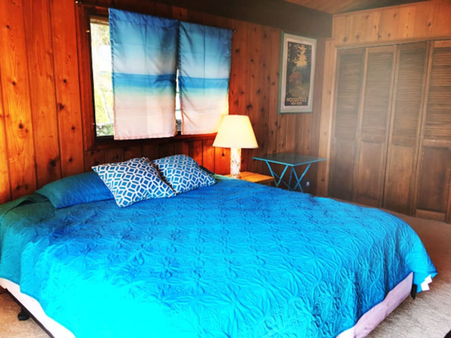 Super comfy "pillow top" mattress.