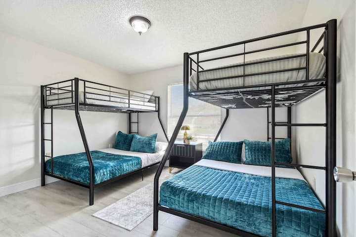 Vitanda vya ghorofa pacha juu ya kamili 