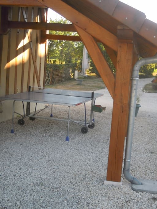 table de ping pong en commun