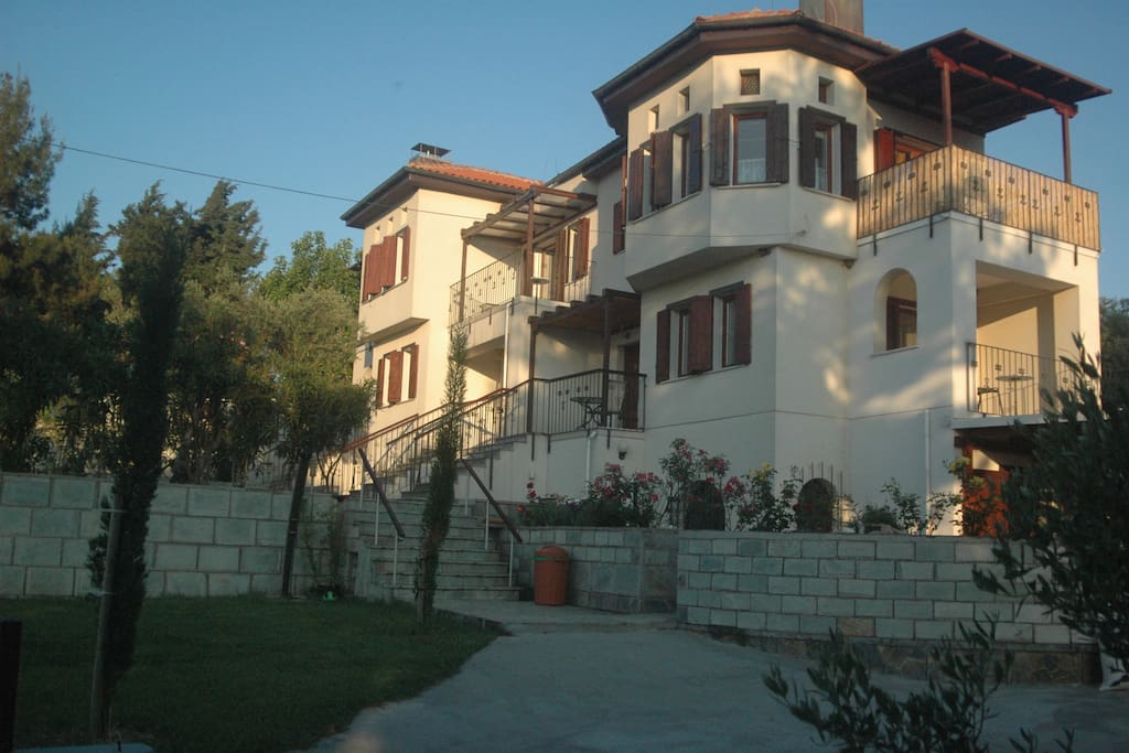 Villa im Pilionstil