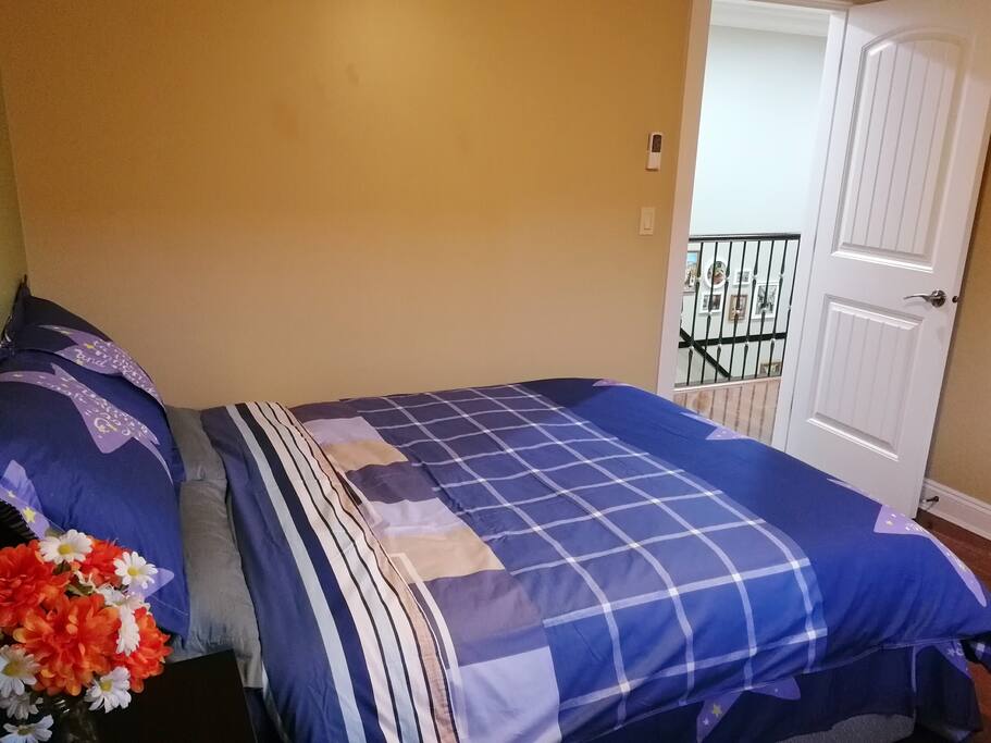 Bedroom (queen size Bed) on 2nd FL