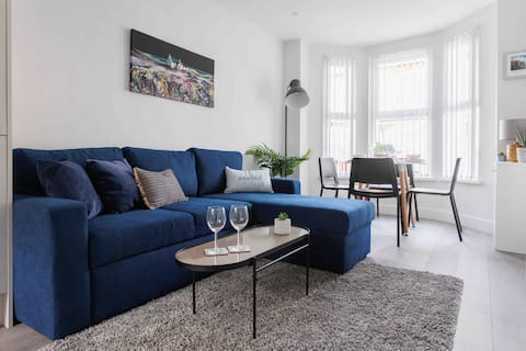 Top performing Airbnb: Townhouse in Belfast in Woodstock