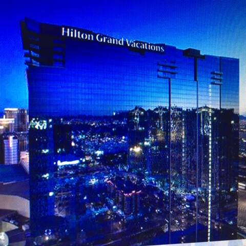 Elara 2 BR Condo with View of Strip gallery image 4