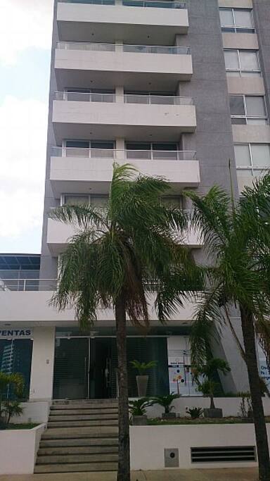 The apartment location is safe. Easy to check in 24 hours a day.