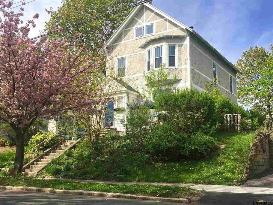 Airbnb Home in Heart of Pine Hills