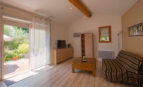 Top Airbnb: 23 m2 designer house, AIR-CONDITIONED with TERRACE à Martigues