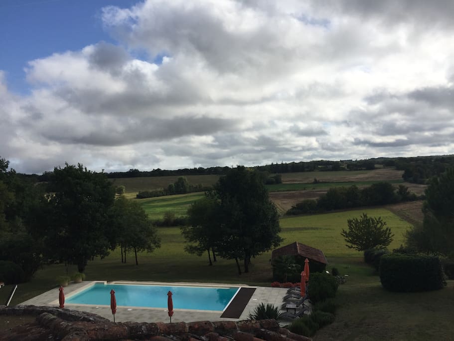 La vue de la fenêtre du pigeonnier !