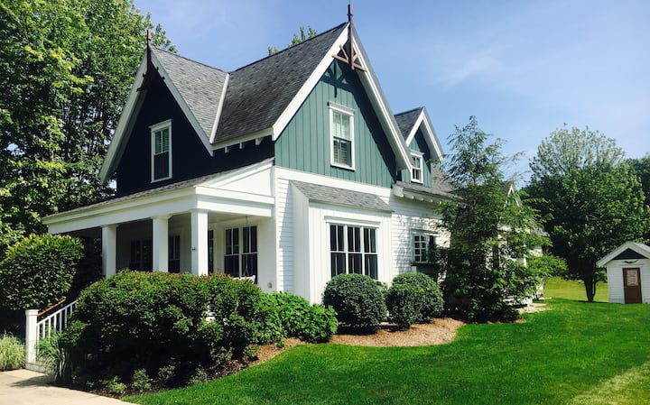 Custom In-Town Luxury Cottage