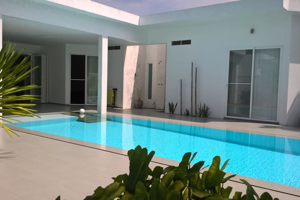 Invinity Pool with Open Air Shower, Guest Room
