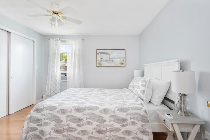Bedroom #1: Top Floor, Queen