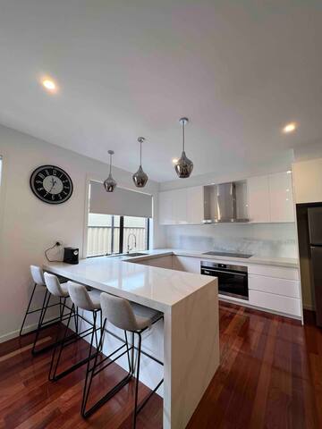 Sunshine Haven 1.0 gallery image 5