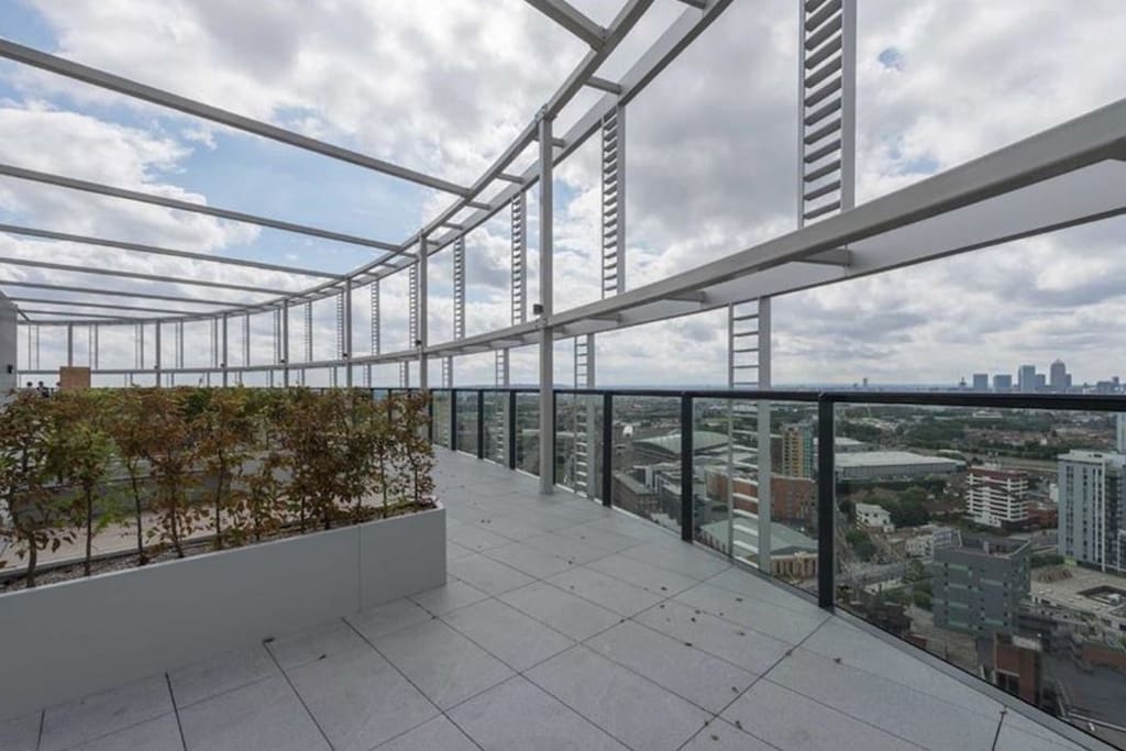 roof top with view to all over London