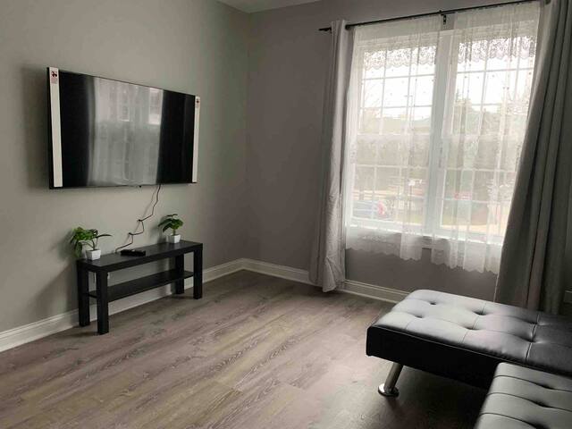 Spacious 4BR, central ChinaTown by McCormick/DWNT gallery image 3