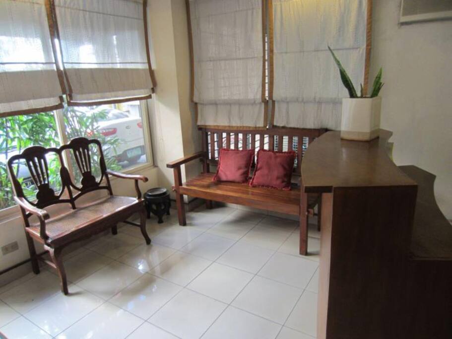 Receiving Area/Lobby