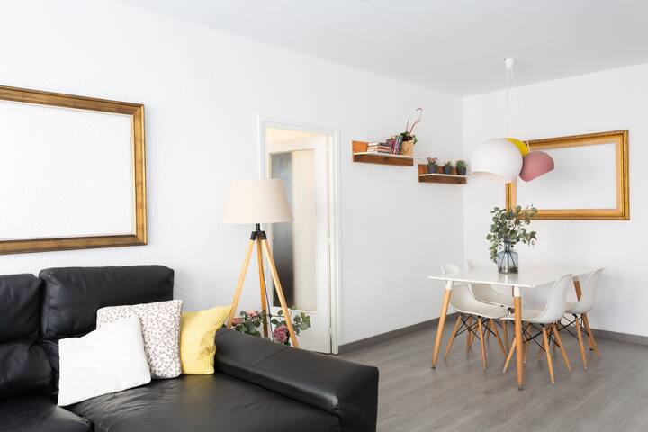 Colourful & Central Flat-WIFI gallery image 4