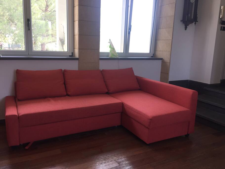 Comodissimo divano letto matrimoniale
