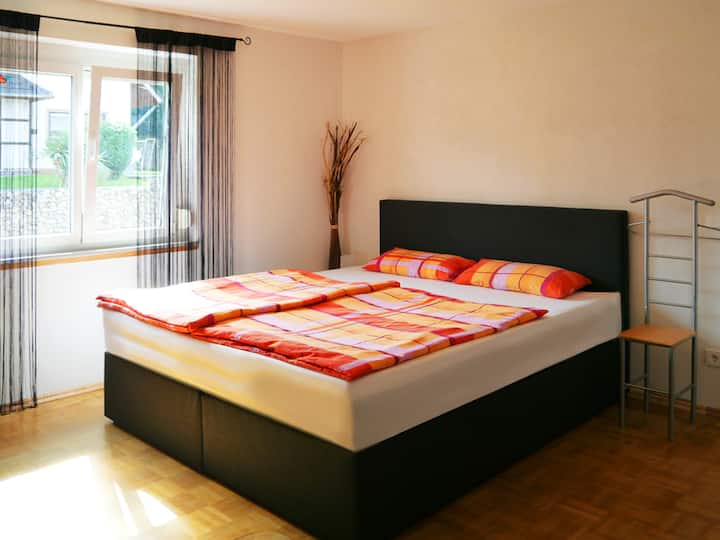 Woonkamer en slaapkamer nr. 2