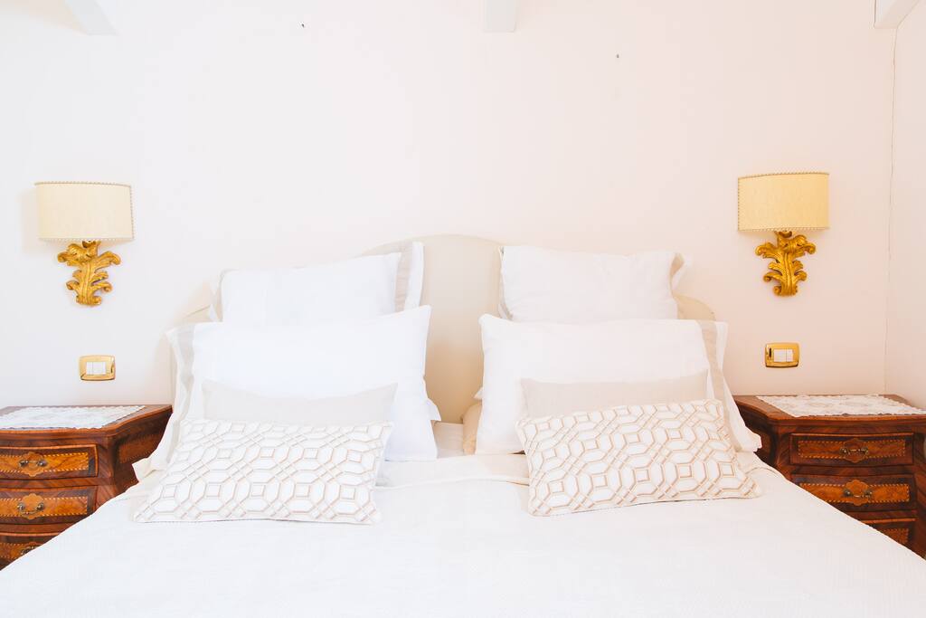 Bedroom, details. Light and view.