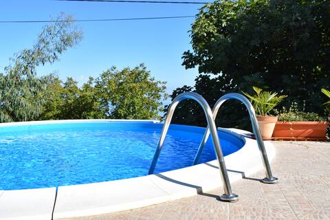 Holiday House with pool Gioia, Sveta Jelena