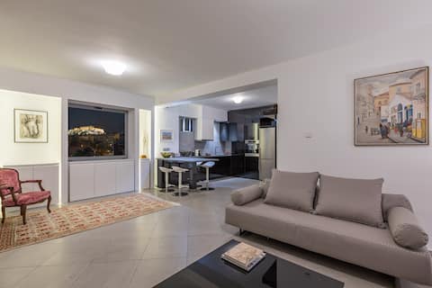 Top performing Airbnb: Acropolis view "Persephone" for night owls! in ΓΚΑΖΟΧΩΡΙ