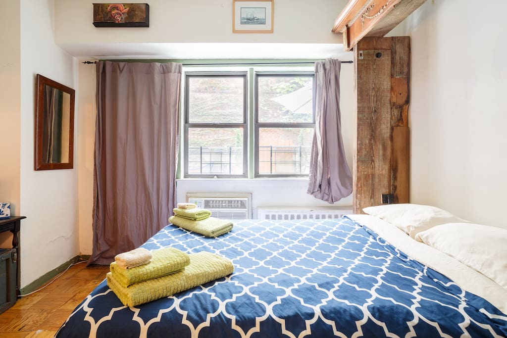 Guest bedroom