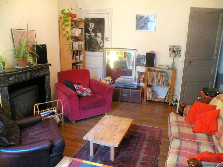 Salon avec balcon