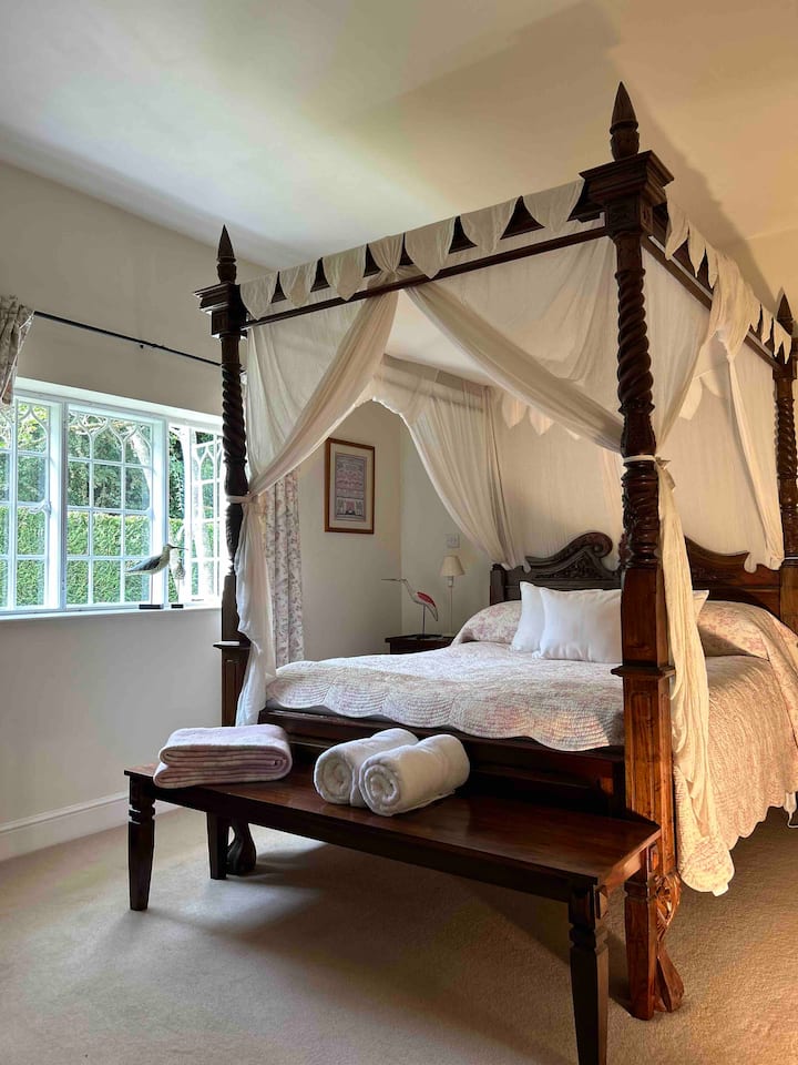 أسرّة سماوية! 
أغطية بجودة الفندق.
(ألحفة/وسائد غير مسببة للحساسية عند الطلب)