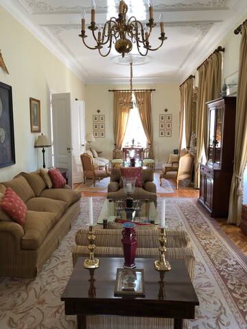 Luxurious royal estate in historic Sintra paradise gallery image 3