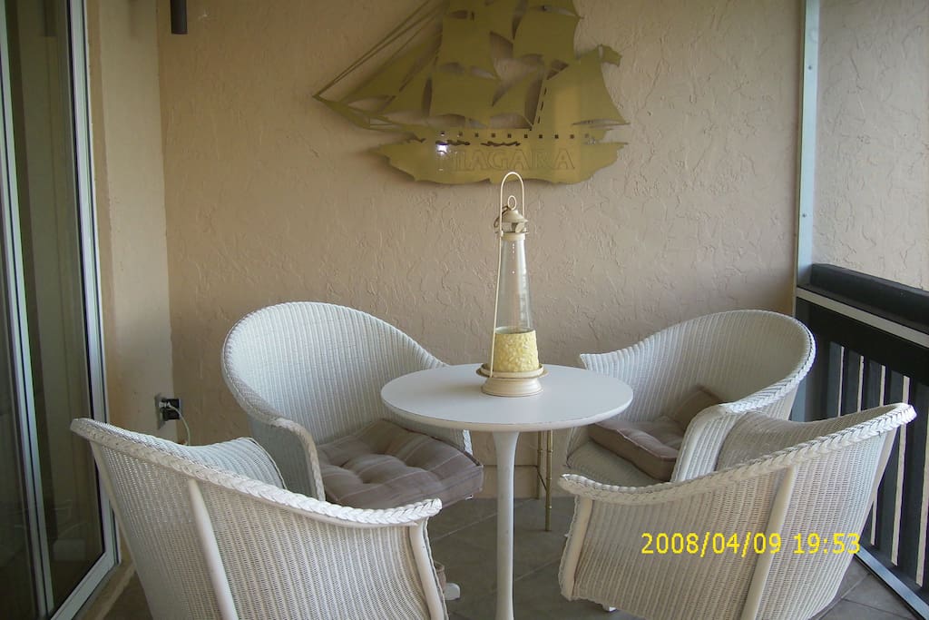 this is a great place for any activity. Oversize Lanai