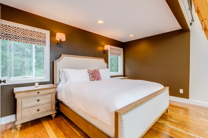 Master King Bed